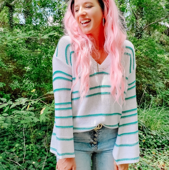 Bell sleeve stripe lightweight sweater - Picture 7 of 7